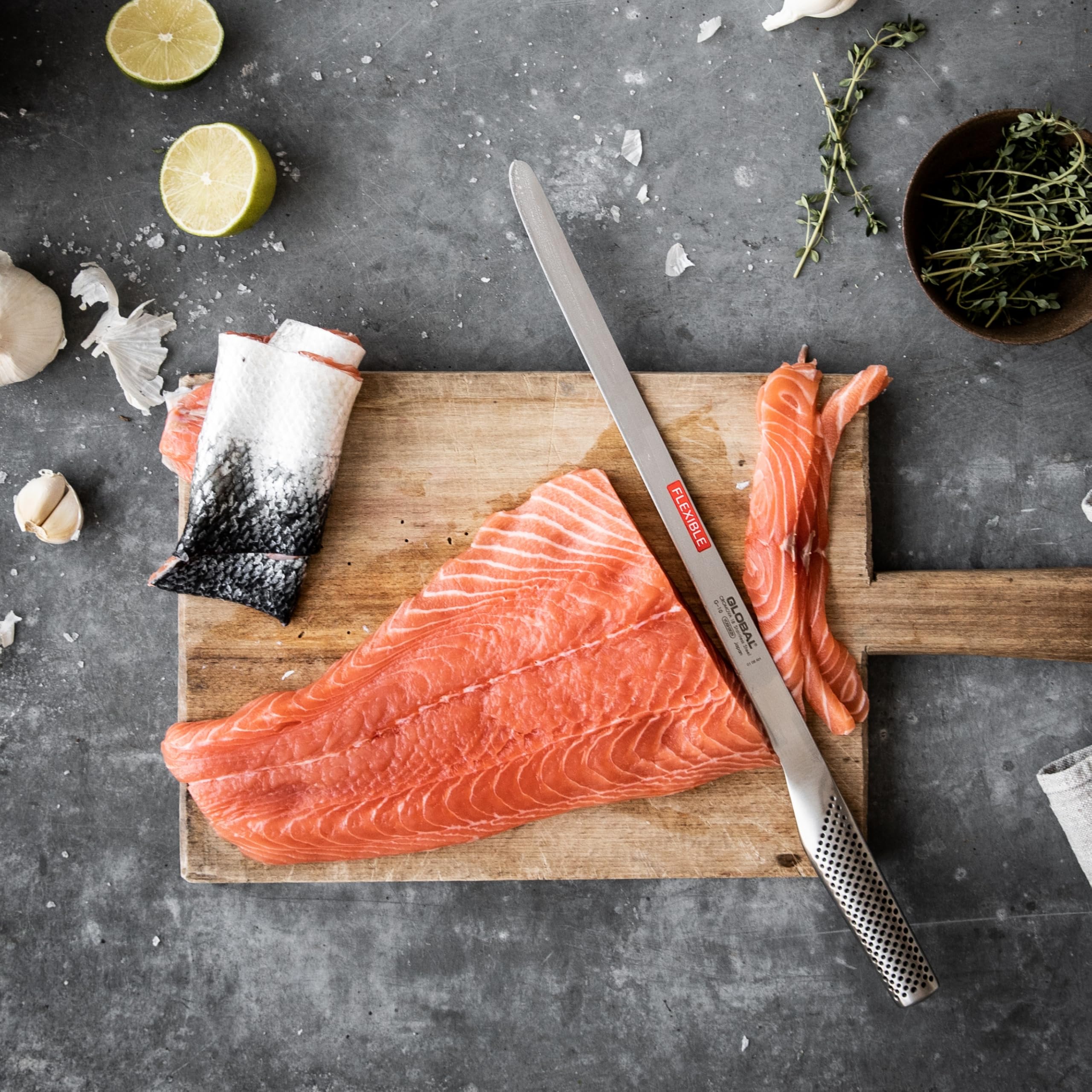 Global 10 1/2 inch Ham/Salmon Flexible Slicer - Lightweight Japanese Stainless Steel, Razor-Sharp Edge, Made in Japan, G-69 - Image 3