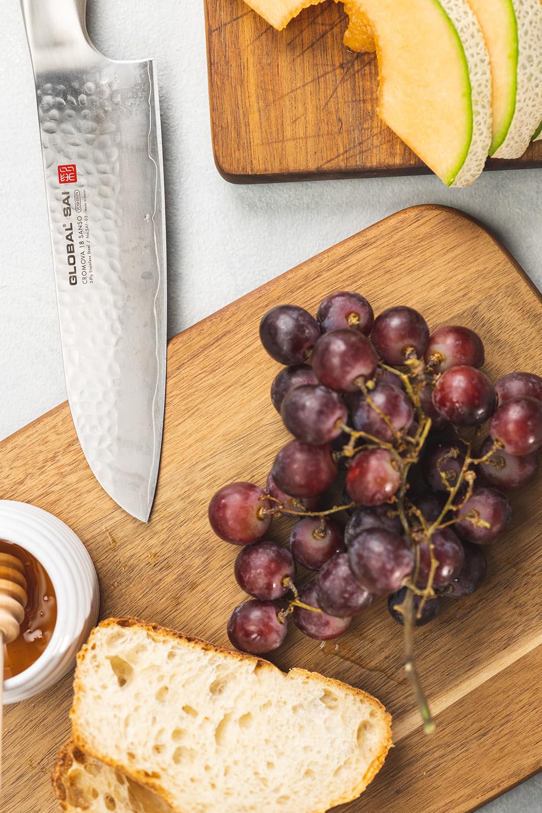 Global SAI 6 1/2 Inch Bread/Sandwich Knife - Lightweight Japanese Stainless Steel, Razor Sharp Edge, Hand Hammered Blade, Thumb Rest, Made in Japan, SAI-M04 - Image 3